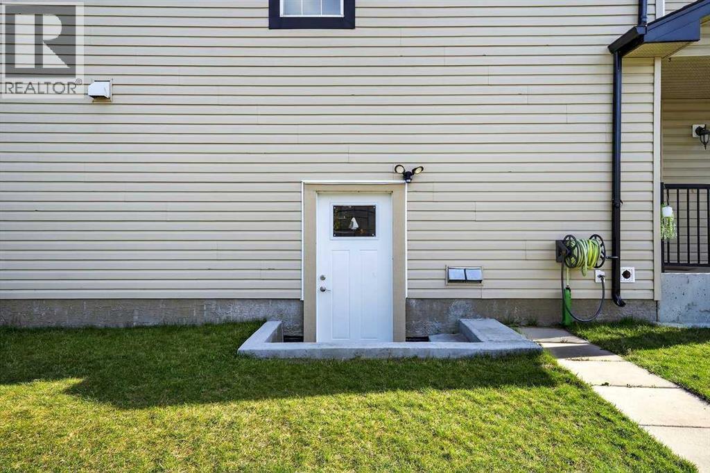 Photo 34 of 143 Saddleland Crescent Ne, Calgary AB