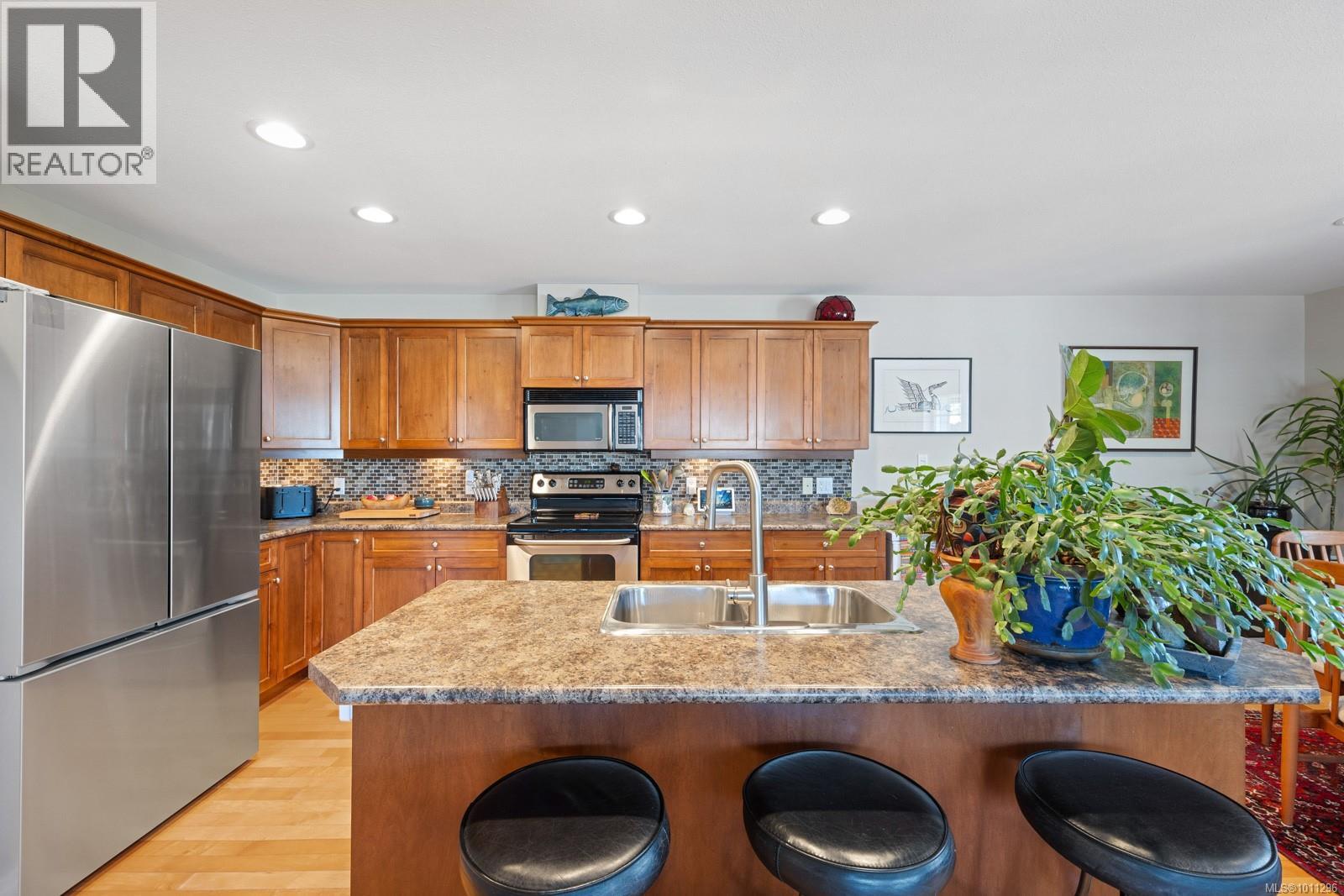 304 1705 Comox Ave, Comox