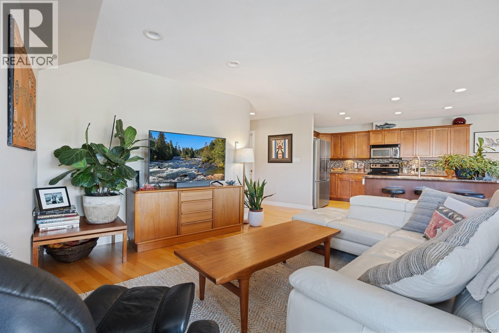 304 1705 Comox Ave, Comox