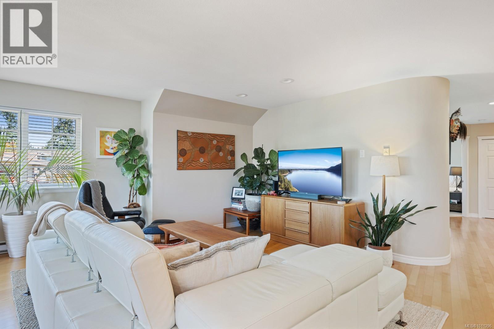 304 1705 Comox Ave, Comox