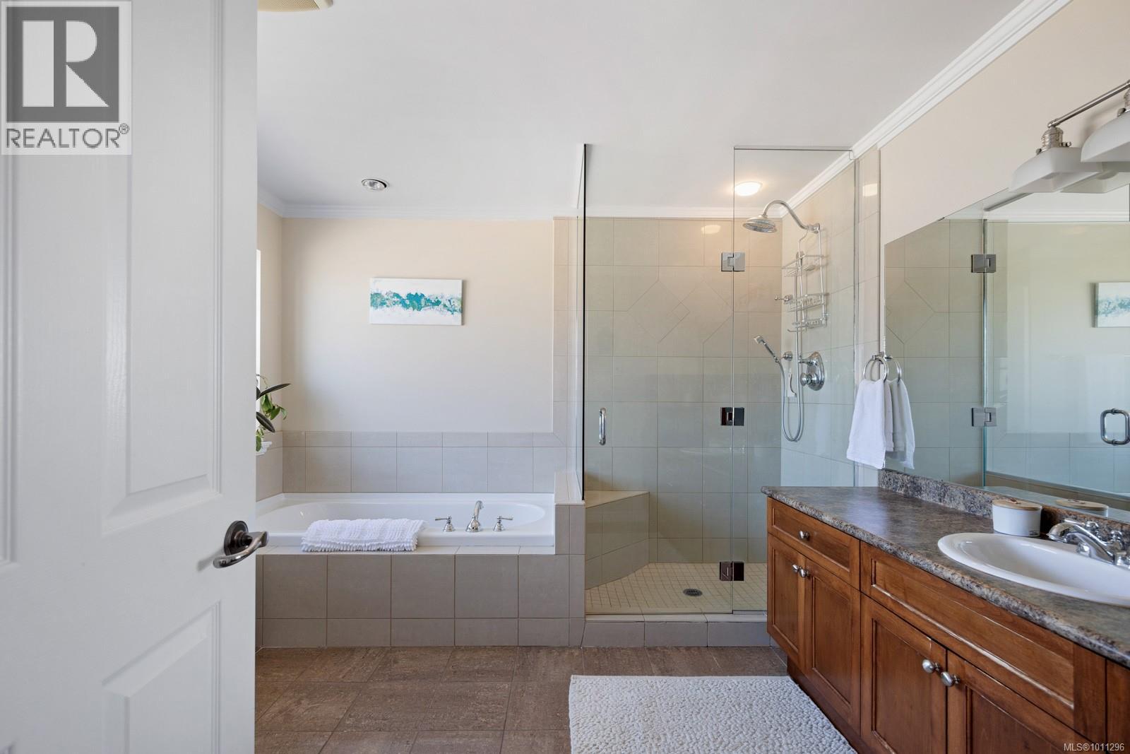 304 1705 Comox Ave, Comox