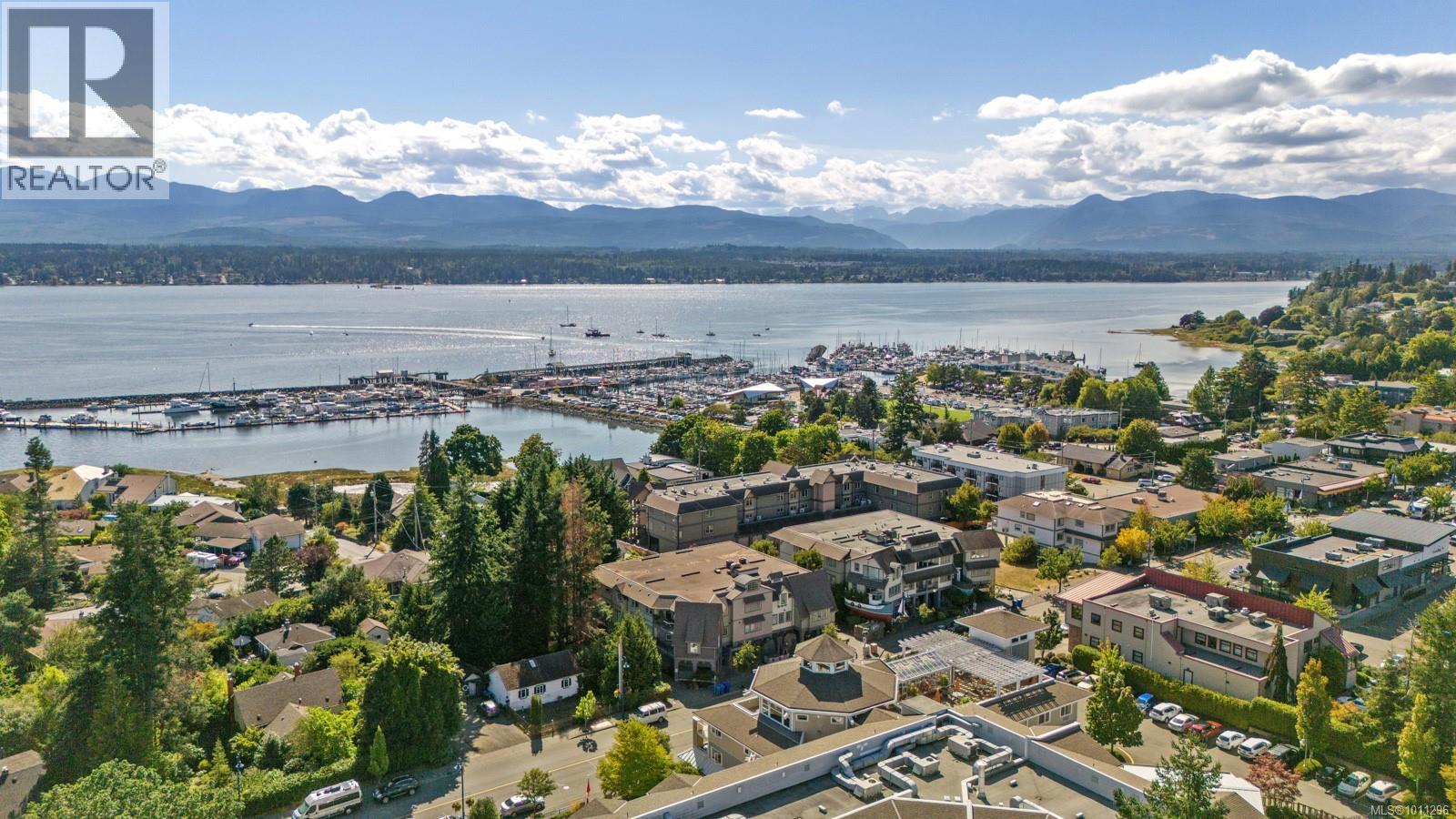 304 1705 Comox Ave, Comox