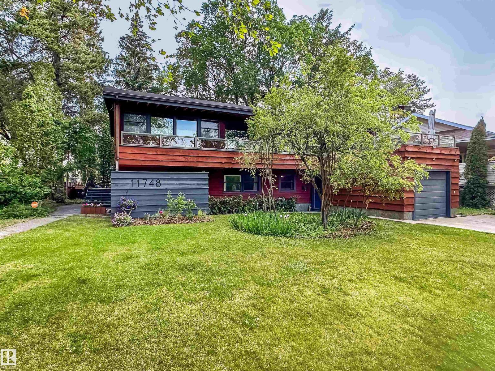 Photo 1 of 11748 University Av Nw, Edmonton AB