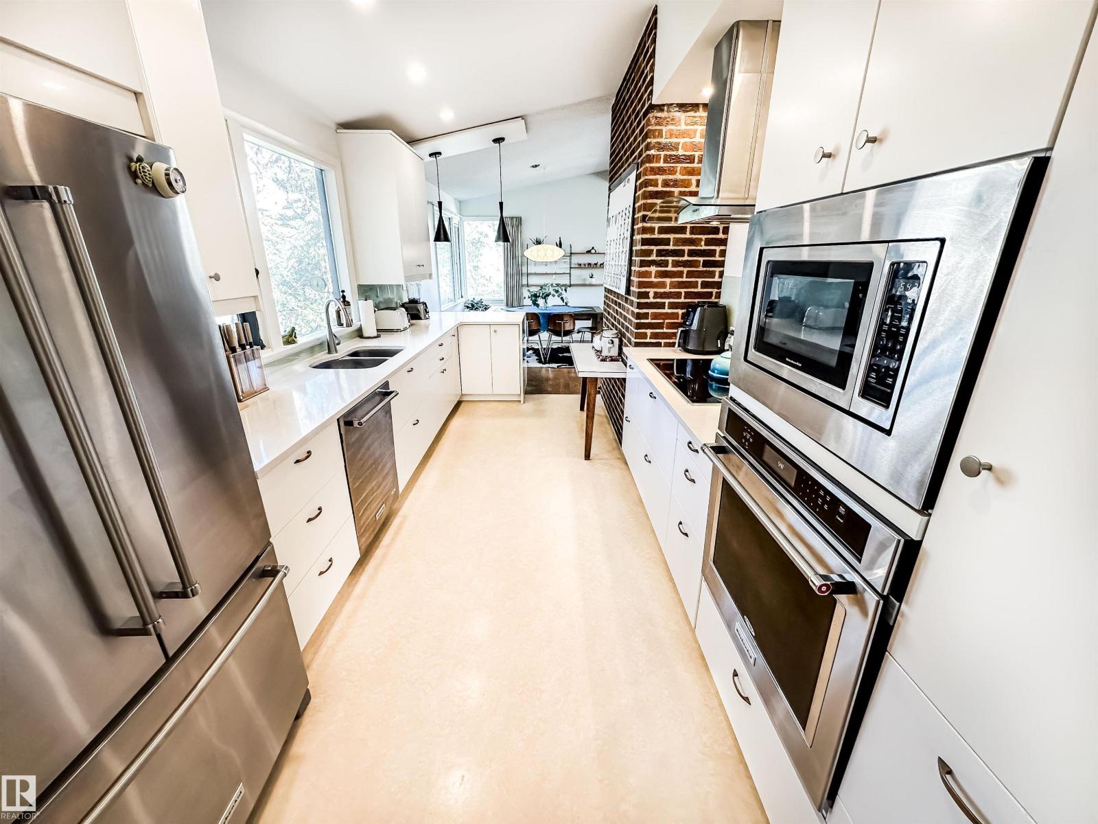 Photo 26 of 11748 University Av Nw, Edmonton AB