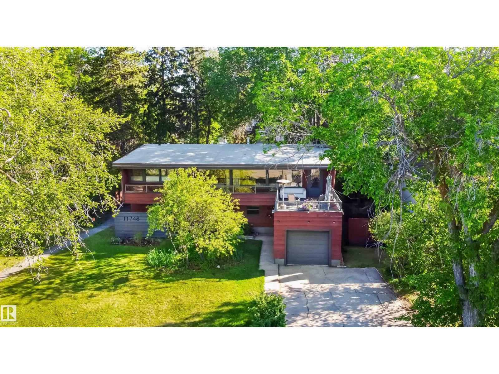 Photo 4 of 11748 University Av Nw, Edmonton AB