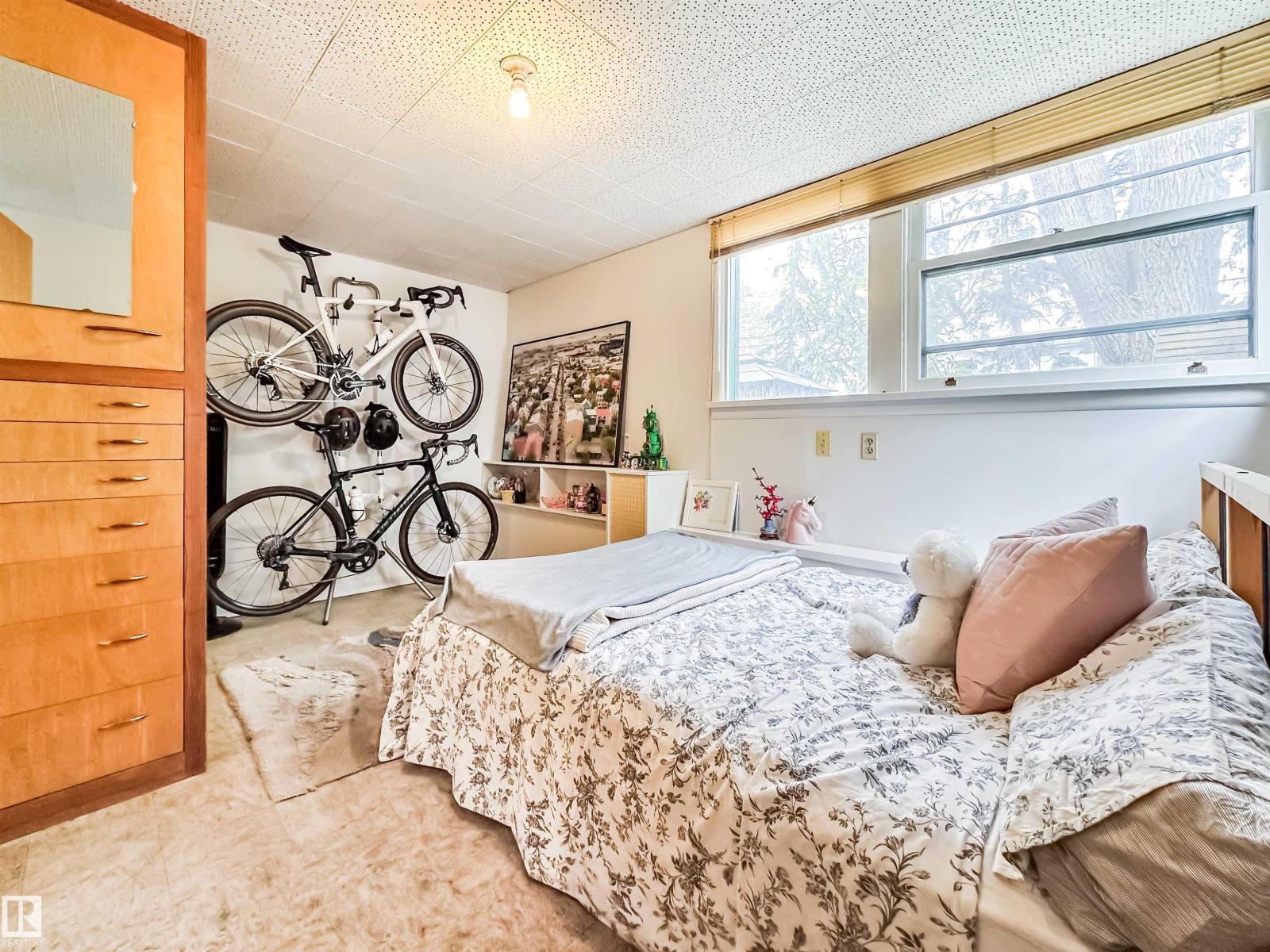 Photo 57 of 11748 University Av Nw, Edmonton AB