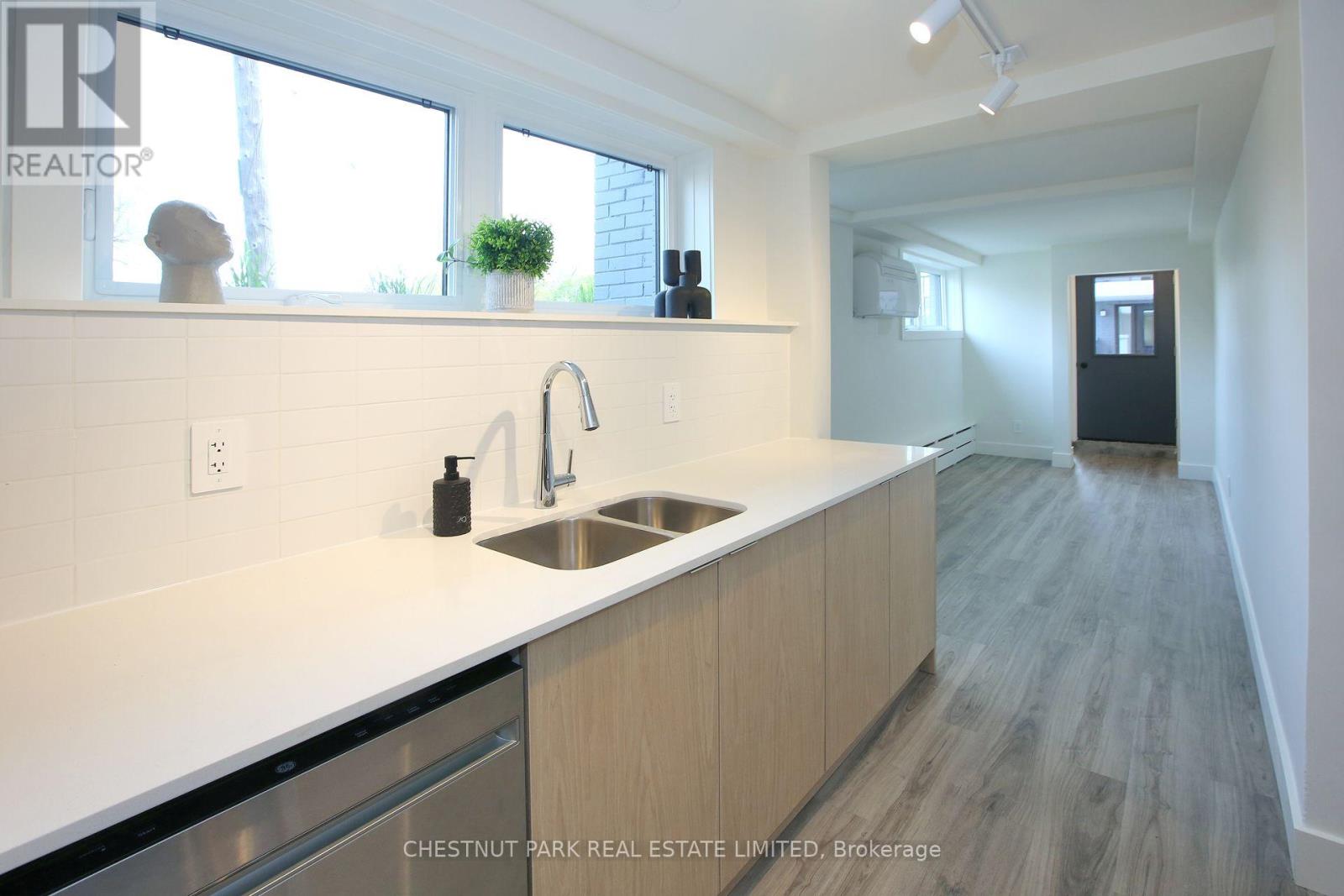 Photo 6 of 1 1444 Avenue Road, Toronto ON