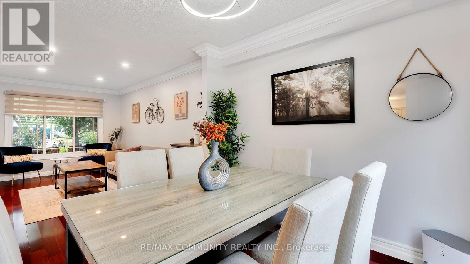 Photo 10 of 2135 Theoden Court, Pickering ON