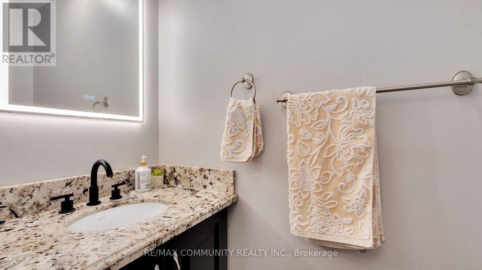 Photo 14 of 2135 Theoden Court, Pickering ON