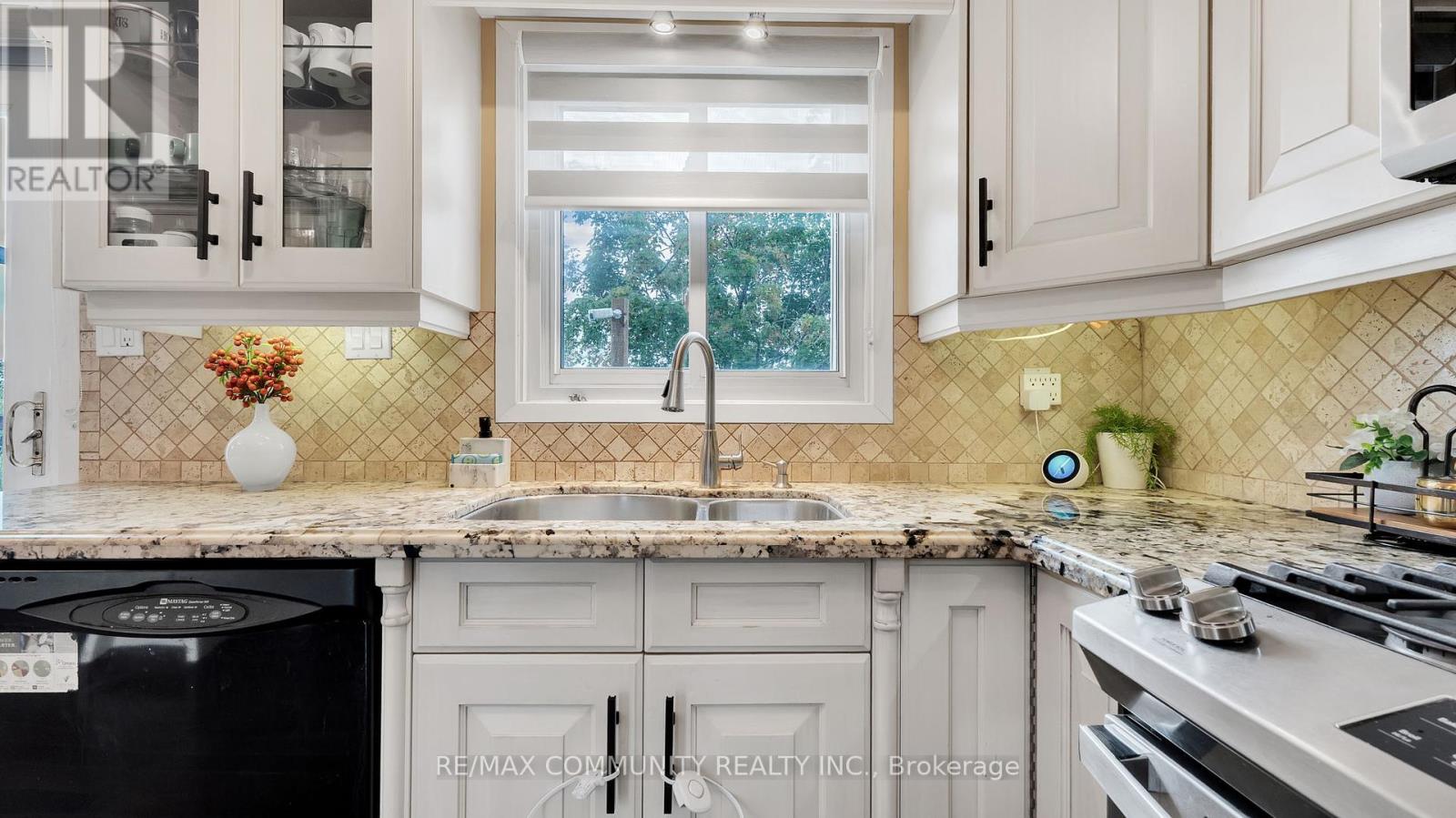 Photo 18 of 2135 Theoden Court, Pickering ON
