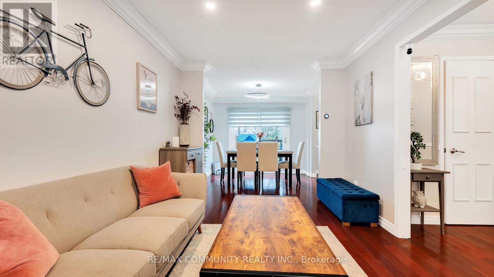 Photo 7 of 2135 Theoden Court, Pickering ON