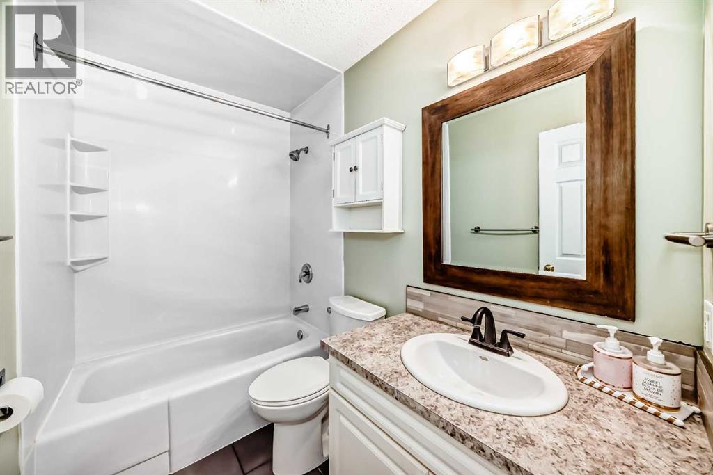 Single Family House for Sale in    Street SW Glenbrook Calgary 