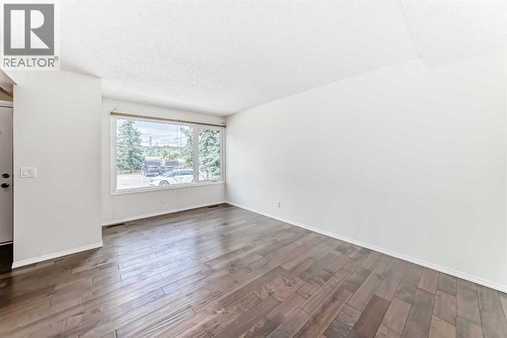 Single Family House for Sale in    Street SW Glenbrook Calgary 