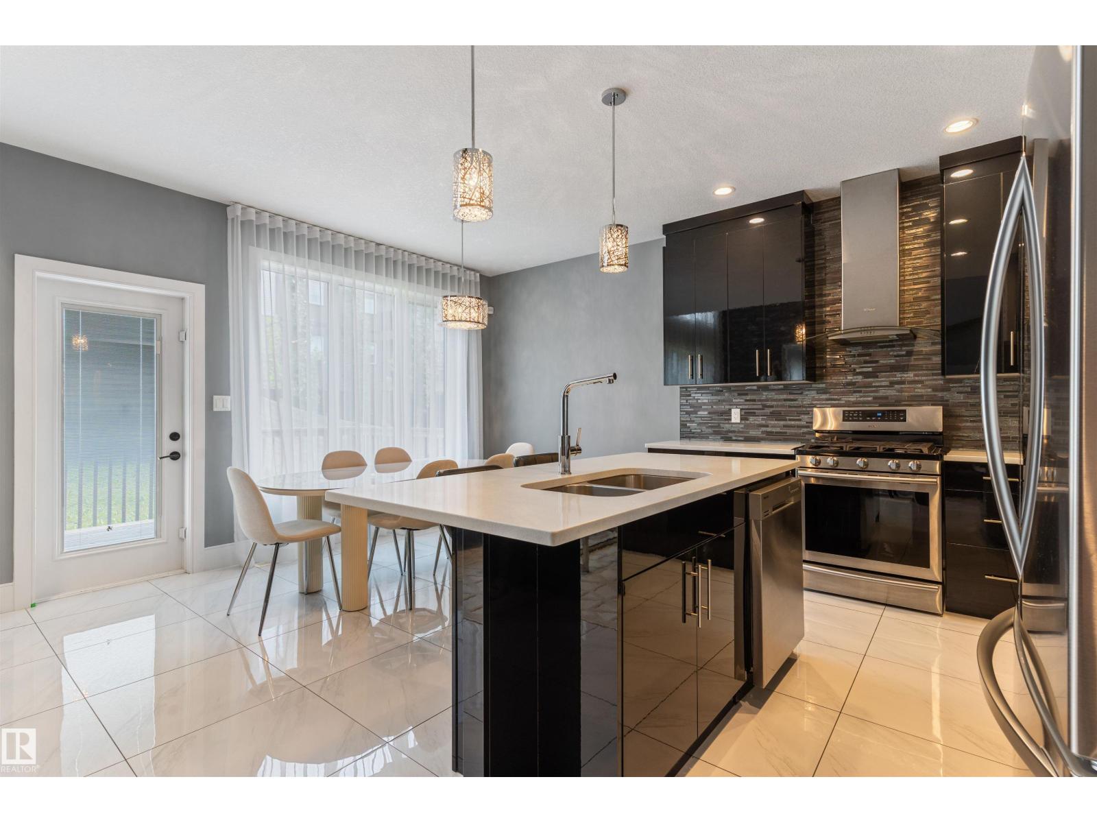 Photo 14 of 2033 Ware Rd Nw, Edmonton AB