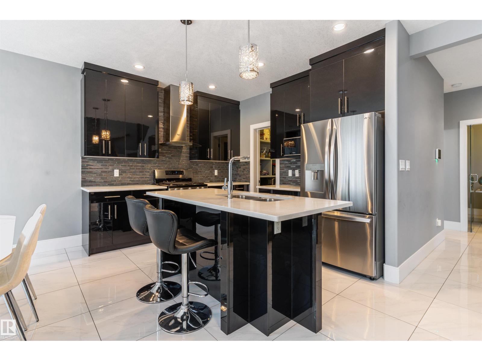 Photo 9 of 2033 Ware Rd Nw, Edmonton AB