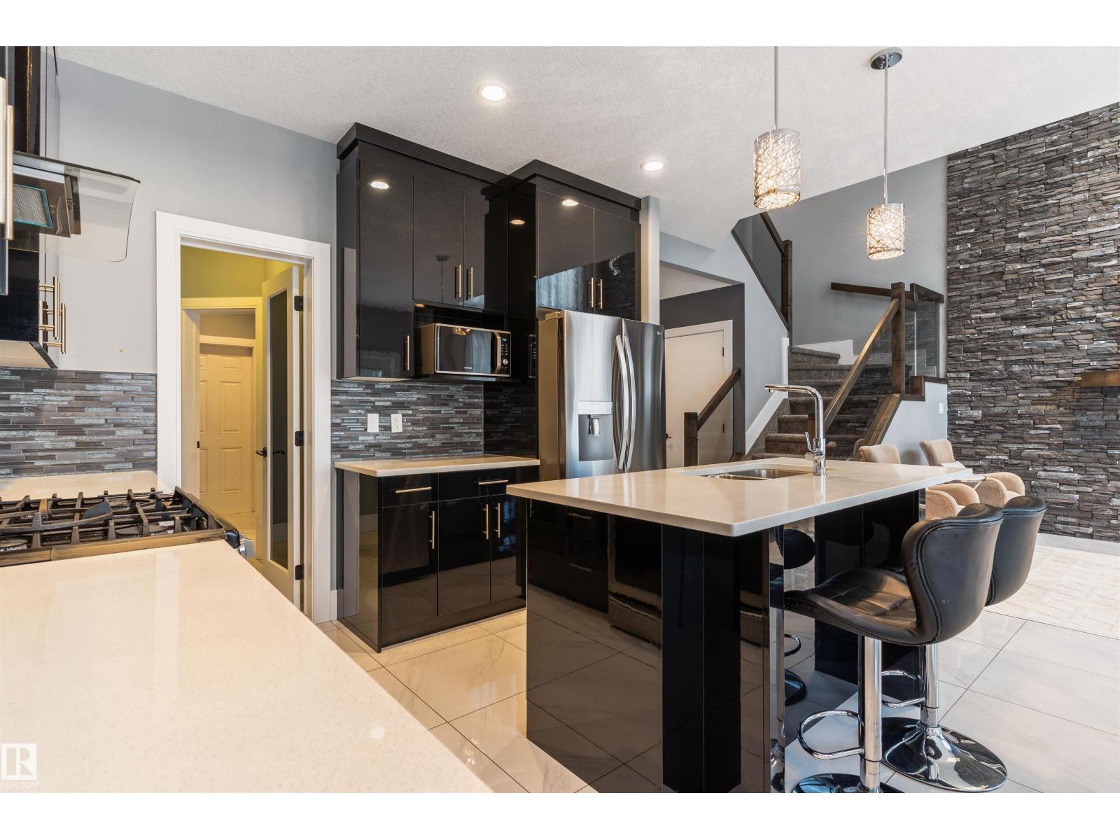 Photo 11 of 2033 Ware Rd Nw, Edmonton AB