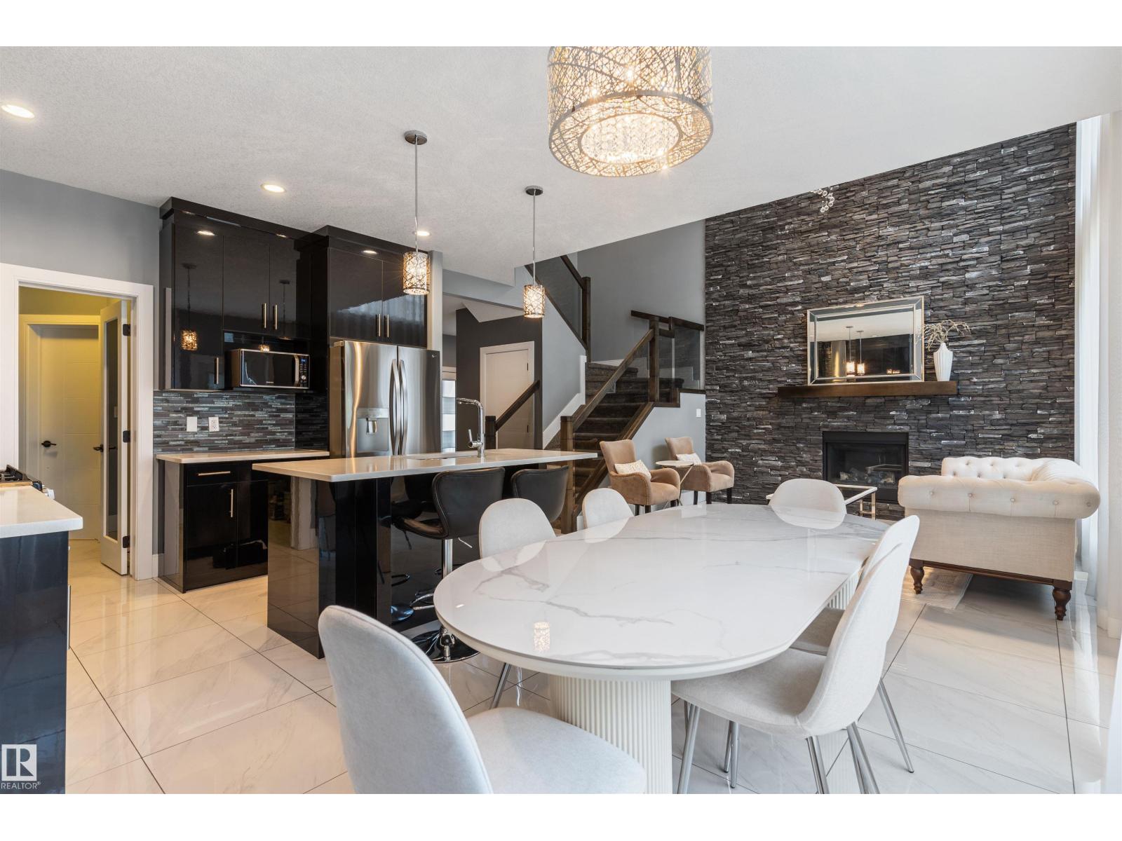 Photo 8 of 2033 Ware Rd Nw, Edmonton AB