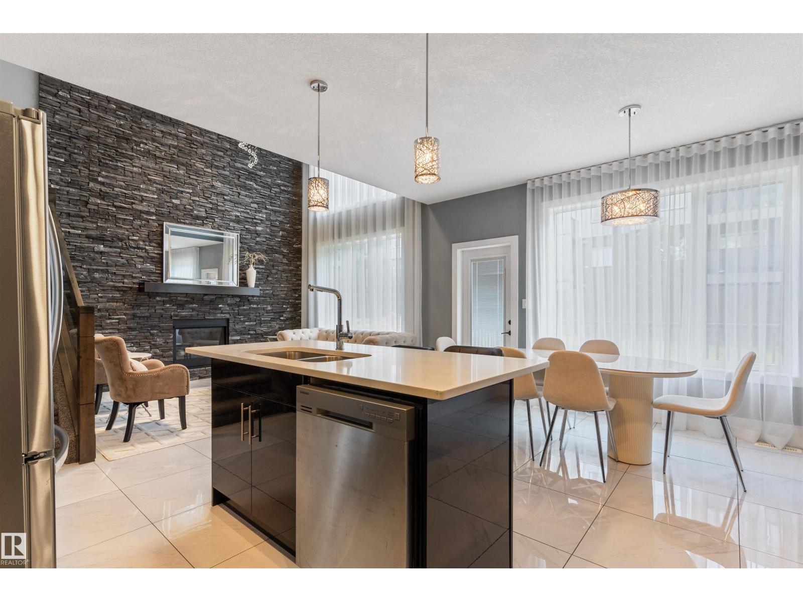 Photo 12 of 2033 Ware Rd Nw, Edmonton AB