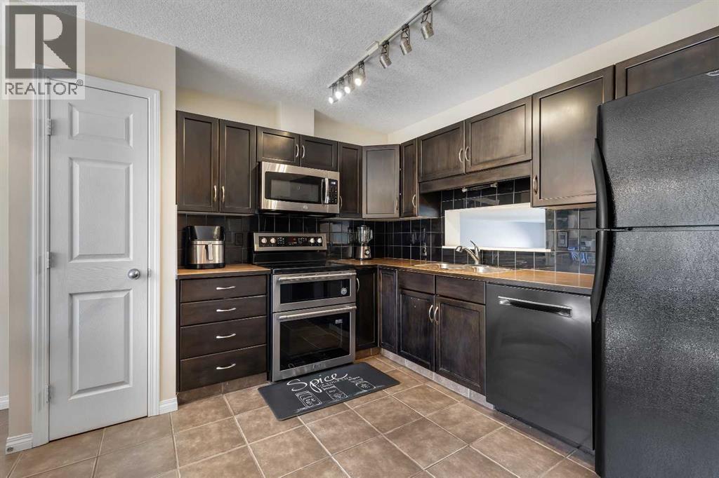 Photo 18 of 99 Copperfield Court Se, Calgary AB