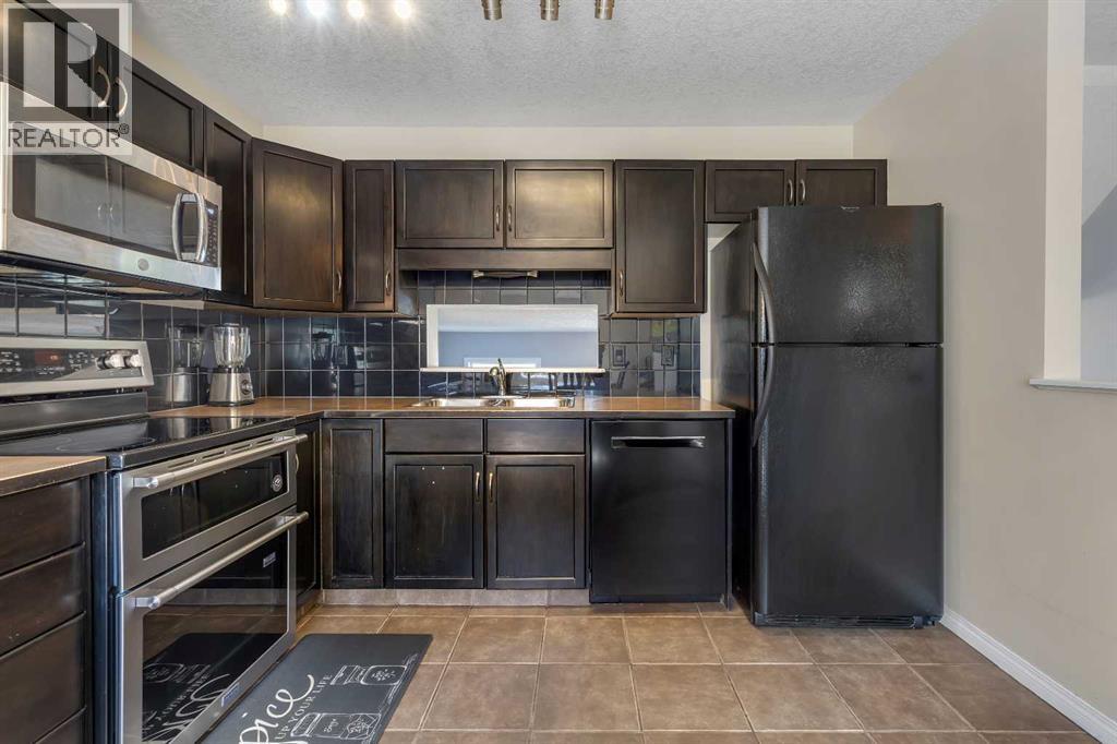 Photo 19 of 99 Copperfield Court Se, Calgary AB