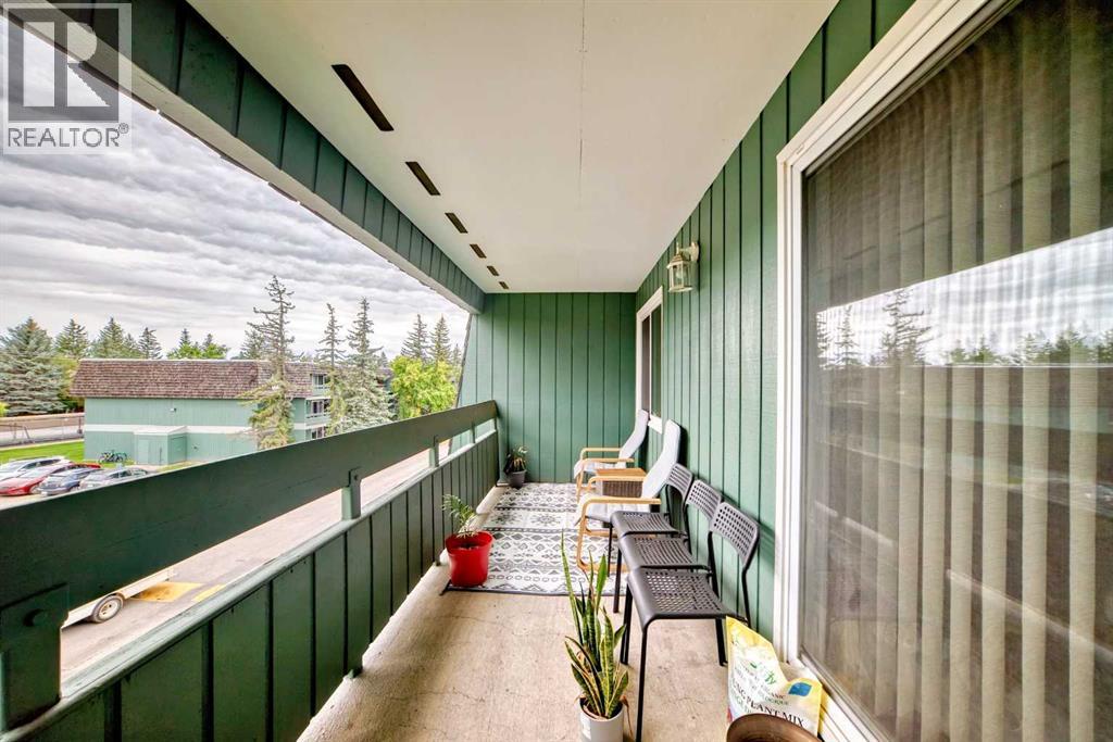 Photo 17 of 7312 315 Southampton Drive, Calgary AB