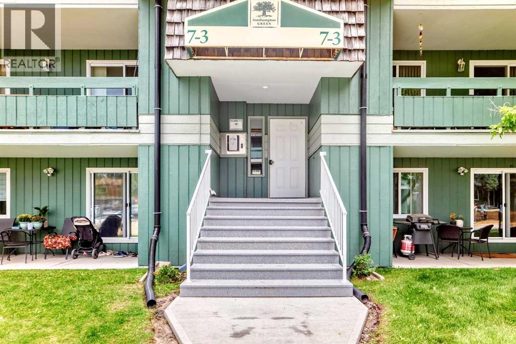 Photo 3 of 7312 315 Southampton Drive, Calgary AB