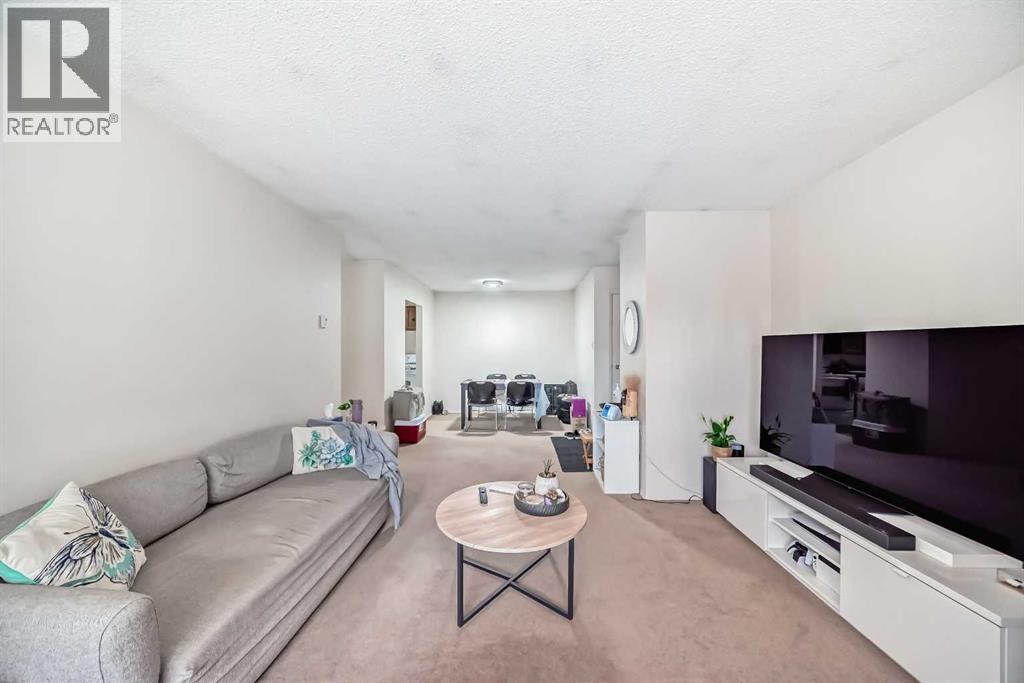 Photo 14 of 7312 315 Southampton Drive, Calgary AB