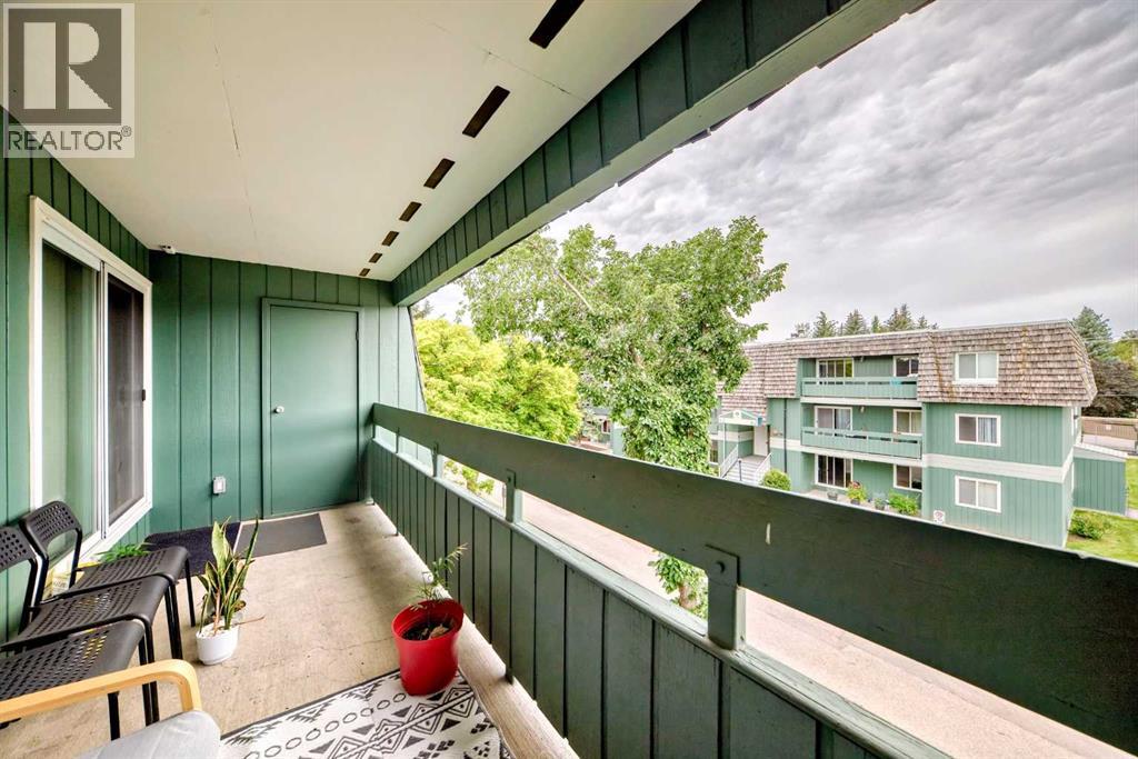 Photo 15 of 7312 315 Southampton Drive, Calgary AB