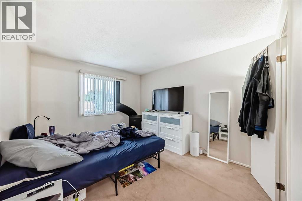 Photo 22 of 7312 315 Southampton Drive, Calgary AB