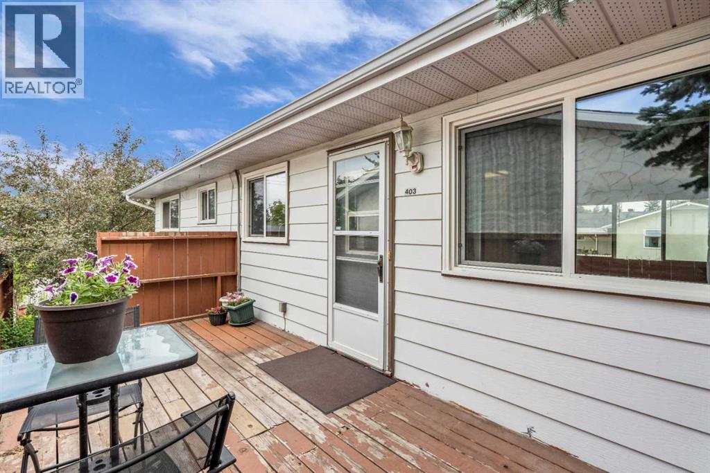 Single Family House Bi-level for Sale in  Queen Alexandra Way SE Queensland Calgary 