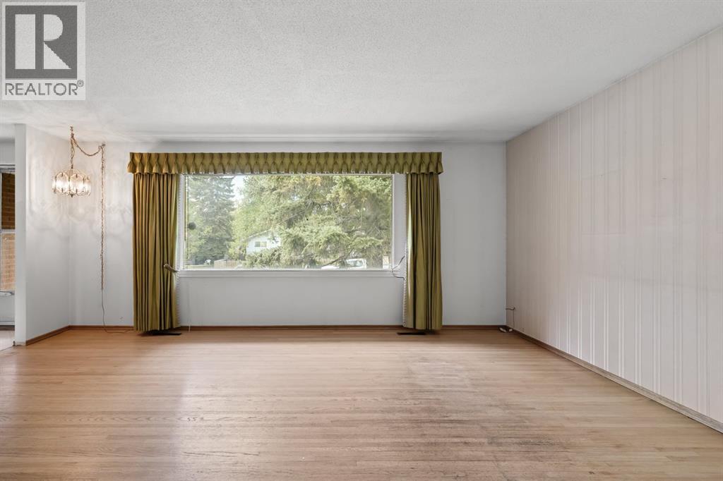 Single Family House Bungalow for Sale in   Street NE Mayland Heights Calgary 