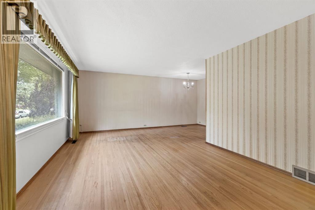 Single Family House Bungalow for Sale in   Street NE Mayland Heights Calgary 