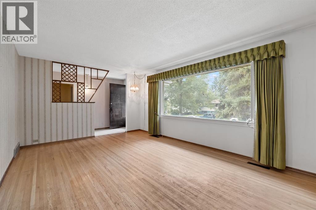 Single Family House Bungalow for Sale in   Street NE Mayland Heights Calgary 