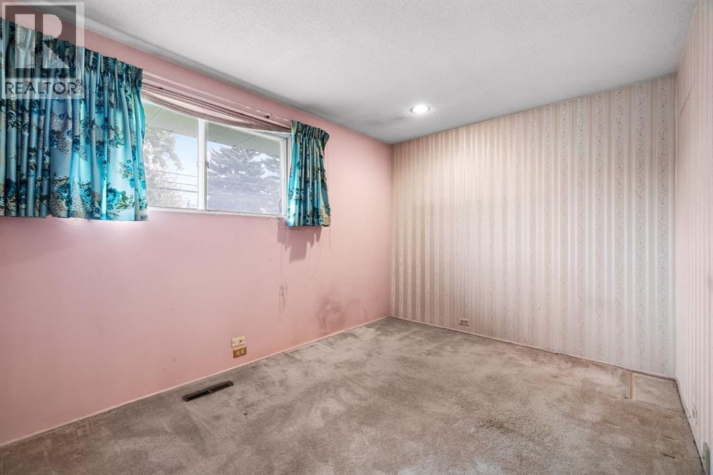 Single Family House Bungalow for Sale in   Street NE Mayland Heights Calgary 