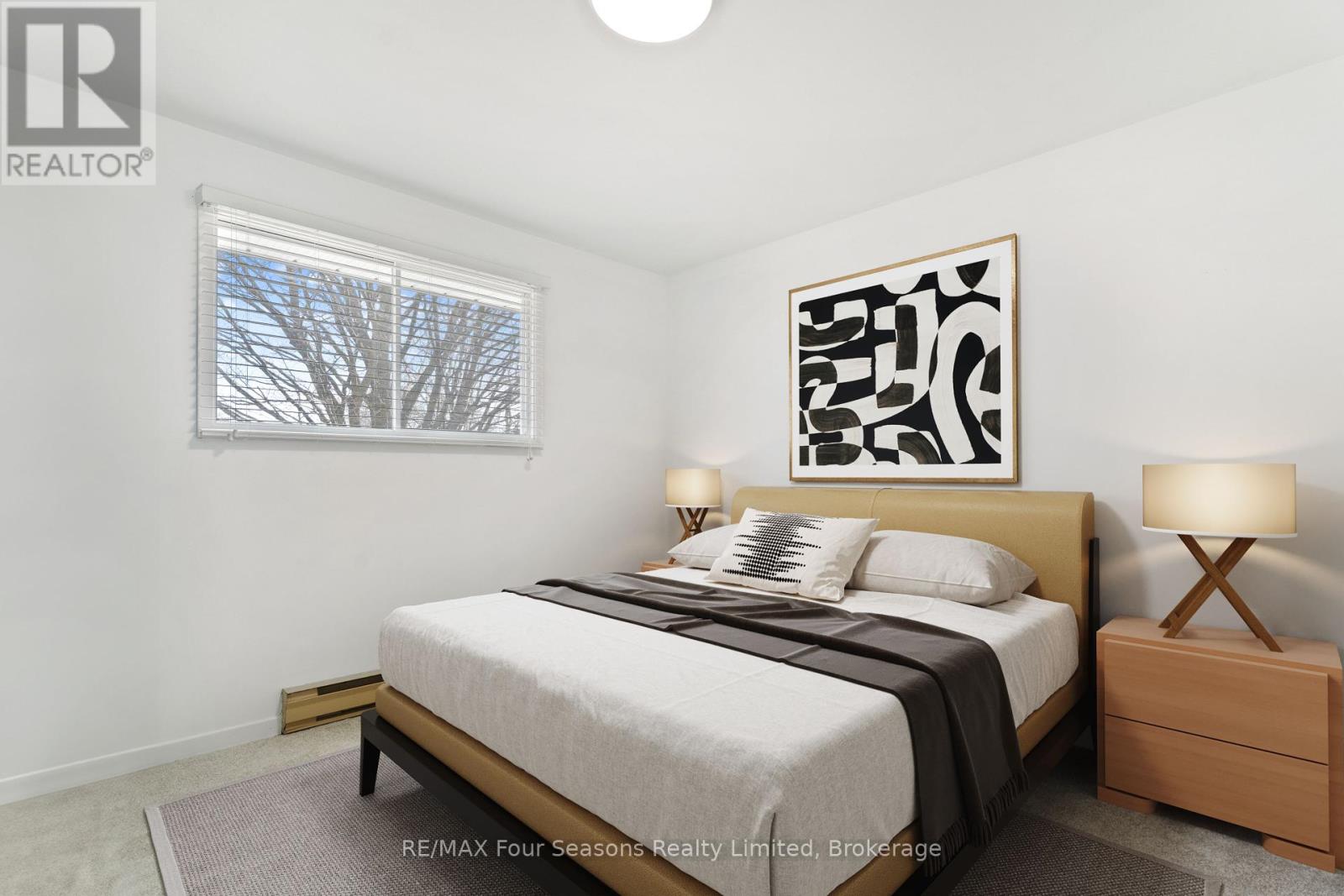 Photo 18 of 46 Erie Street, Collingwood ON