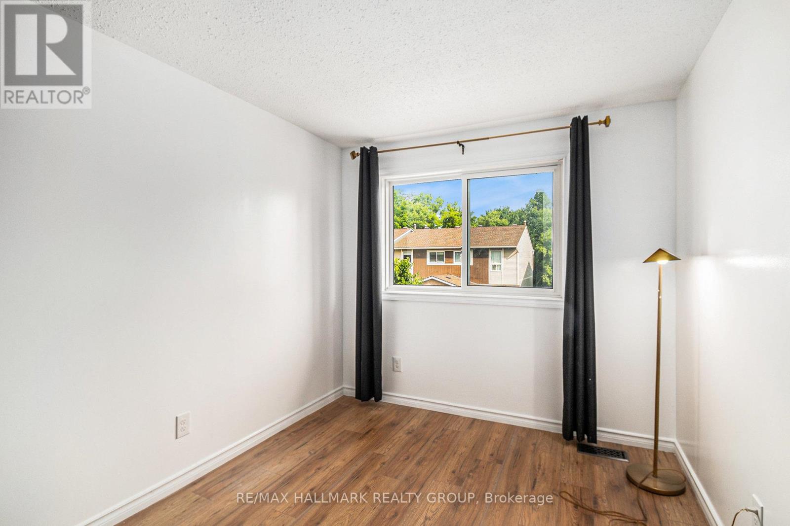Photo 10 of 67 453 Sandhamn Private, Ottawa ON