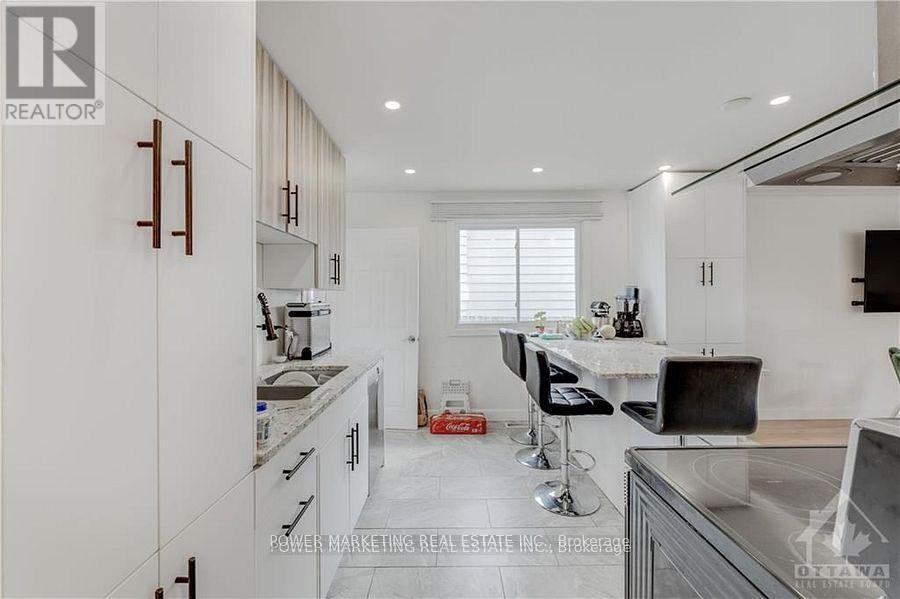 Photo 10 of 29 Courtney Road, Ottawa ON