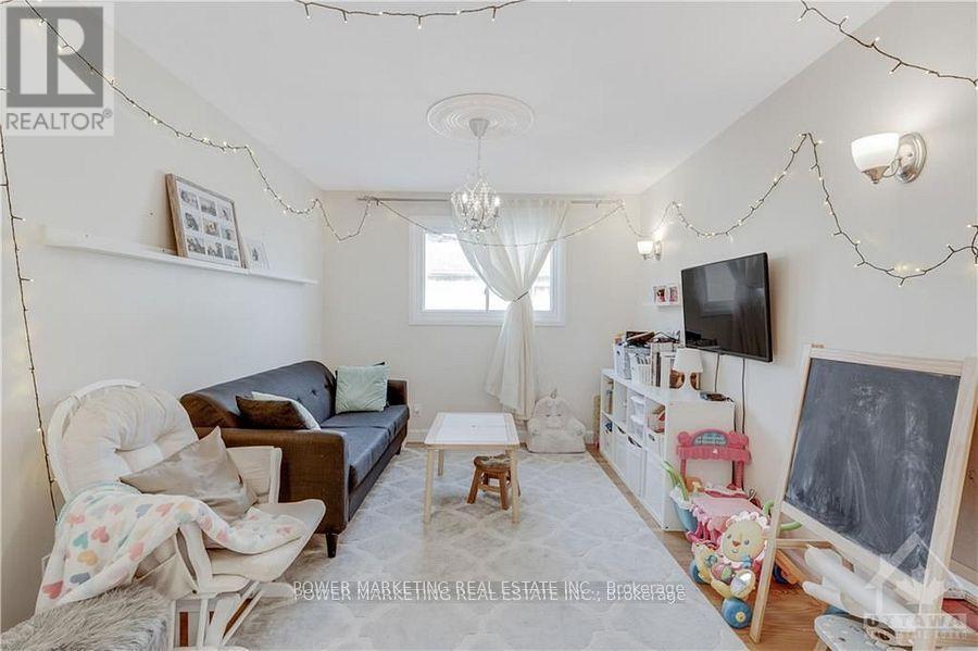 Photo 11 of 29 Courtney Road, Ottawa ON