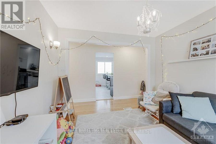 Photo 12 of 29 Courtney Road, Ottawa ON