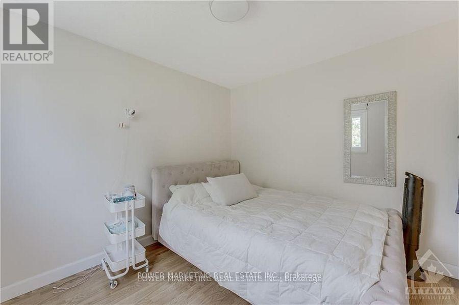 Photo 13 of 29 Courtney Road, Ottawa ON
