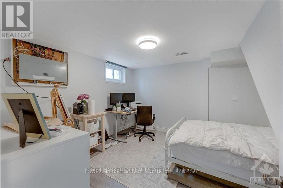 Photo 17 of 29 Courtney Road, Ottawa ON