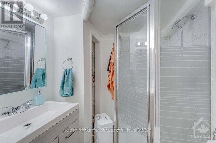 Photo 18 of 29 Courtney Road, Ottawa ON