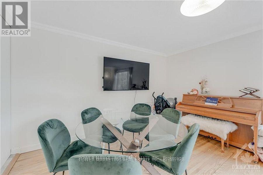 Photo 6 of 29 Courtney Road, Ottawa ON