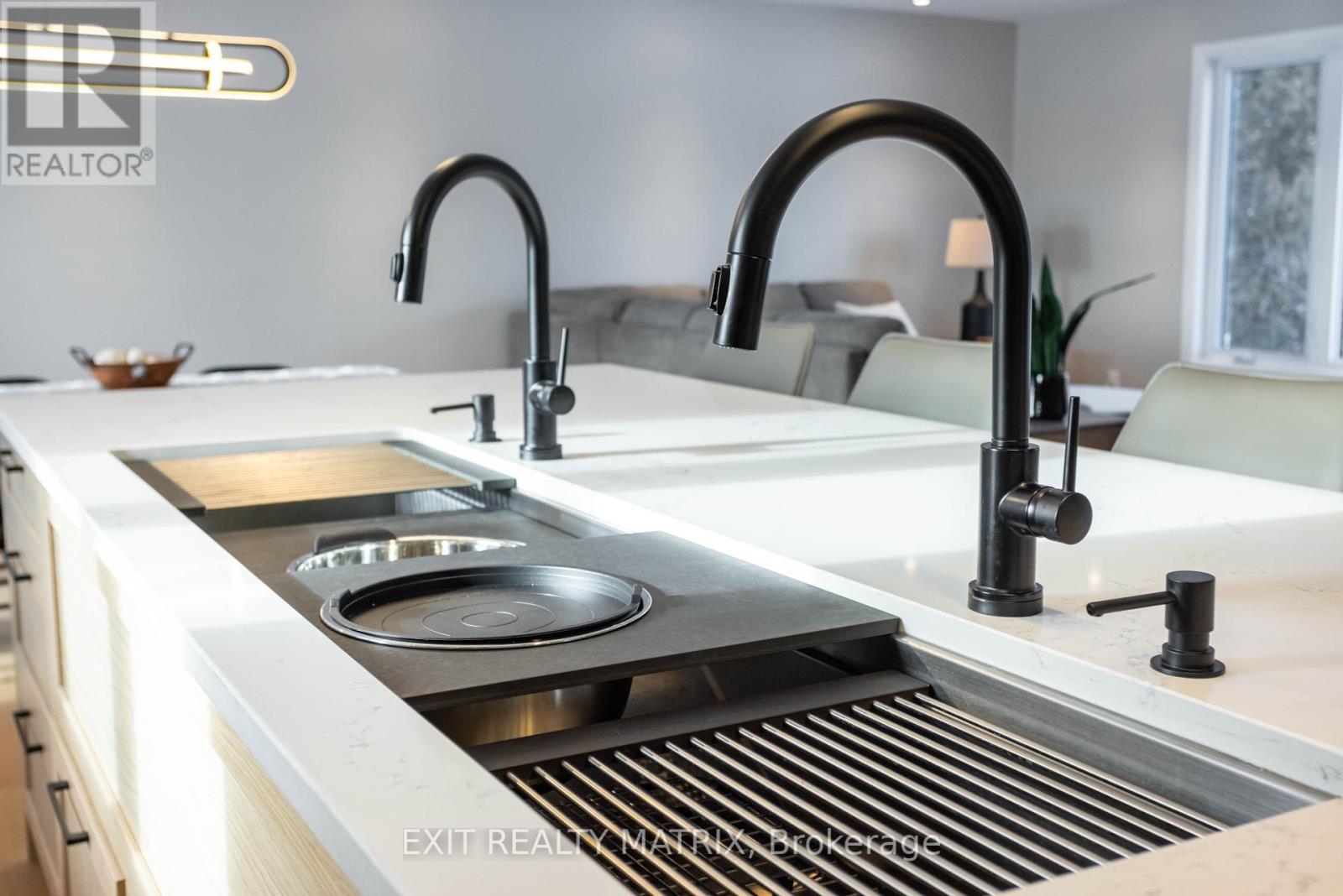 Photo 10 of 2418 Rideau Road, Ottawa ON