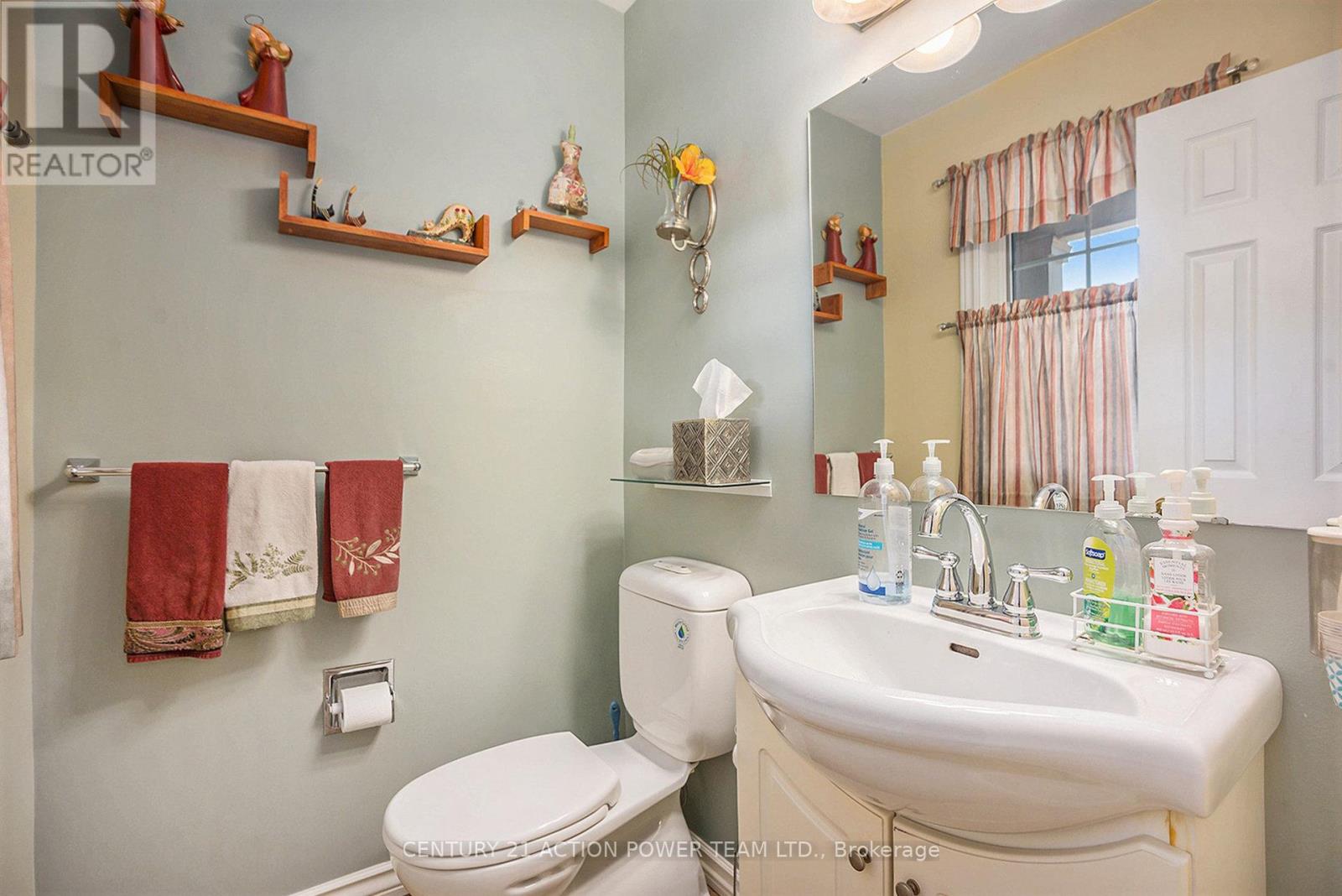 Photo 7 of 1358 Turner Crescent, Ottawa ON