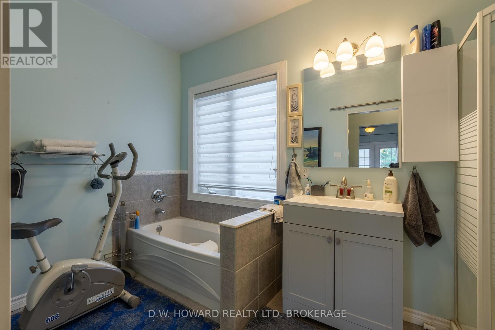 Photo 19 of 199 Cambridge Road E, Fort Erie ON