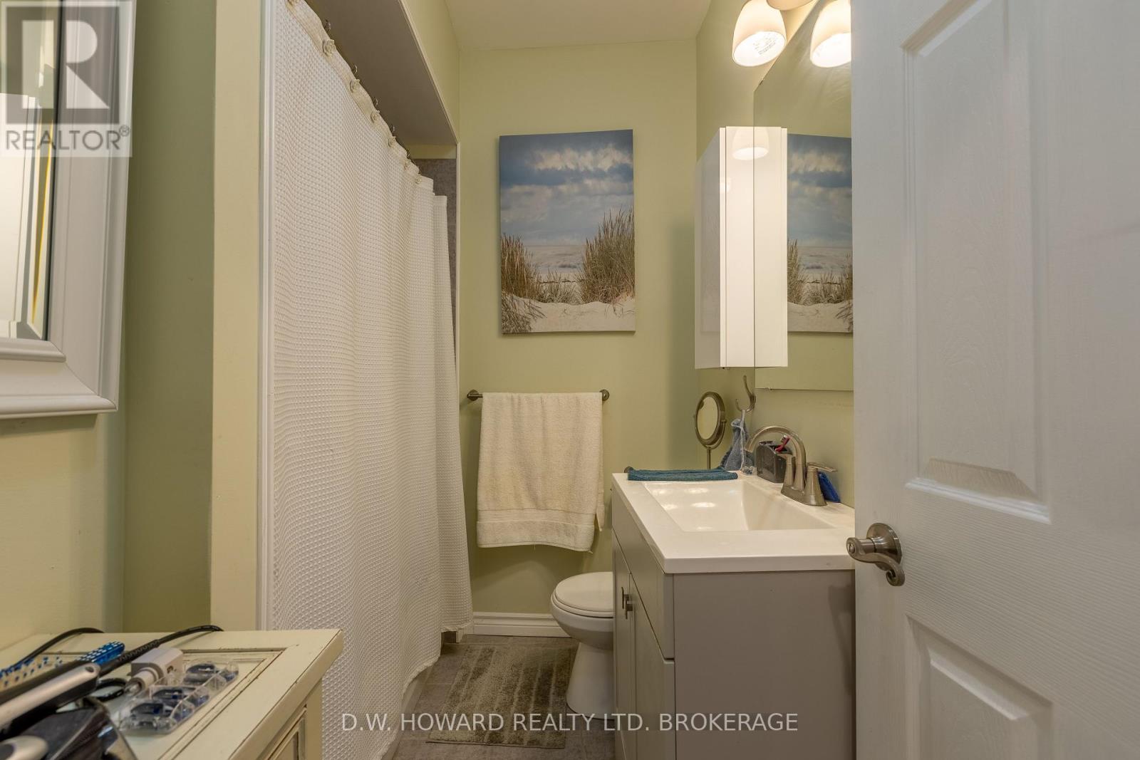 Photo 23 of 199 Cambridge Road E, Fort Erie ON