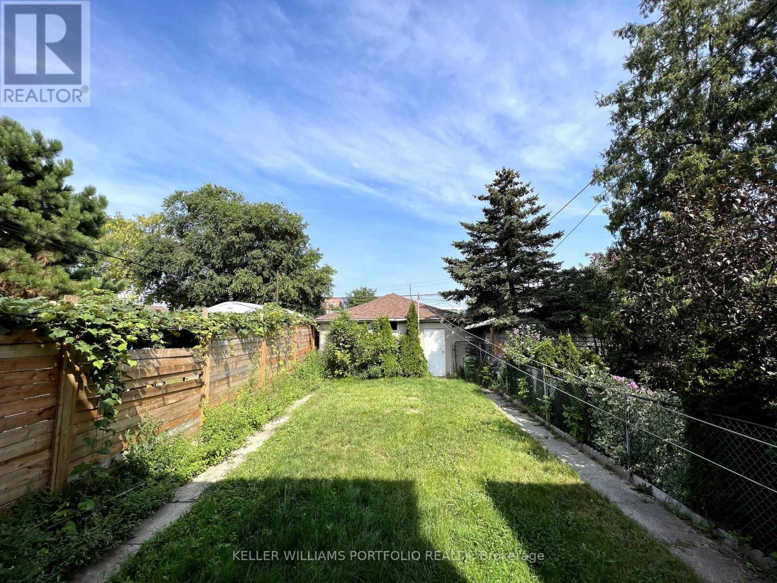Photo 10 of Main 232 Ryding Avenue, Toronto ON