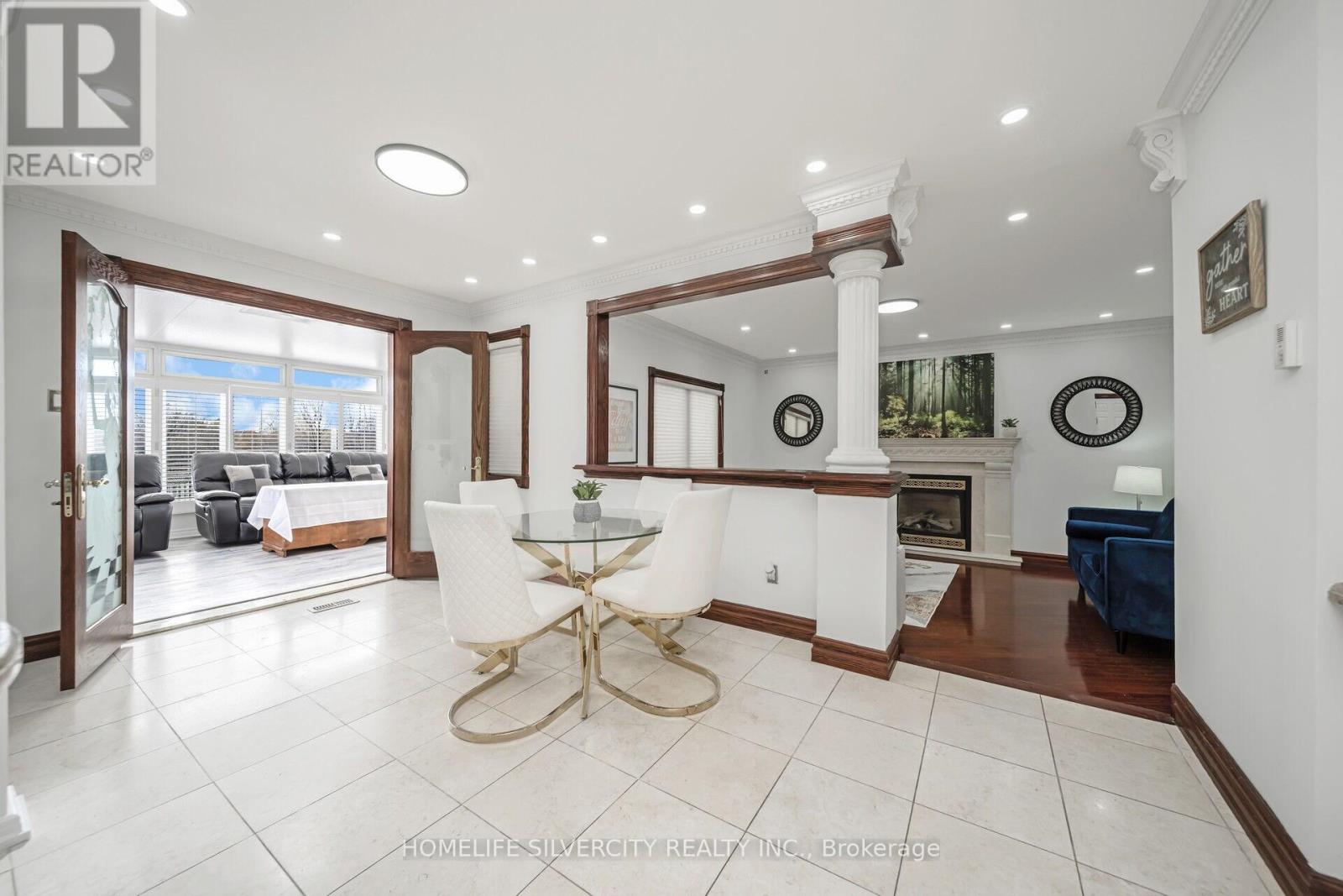 Photo 13 of 14 Rembrandt Crescent, Brampton ON