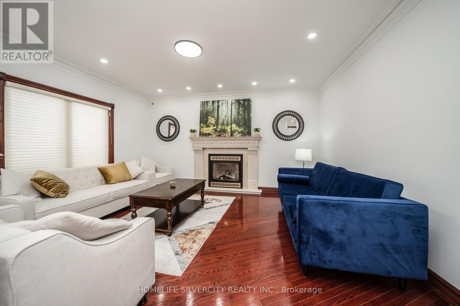 Photo 16 of 14 Rembrandt Crescent, Brampton ON
